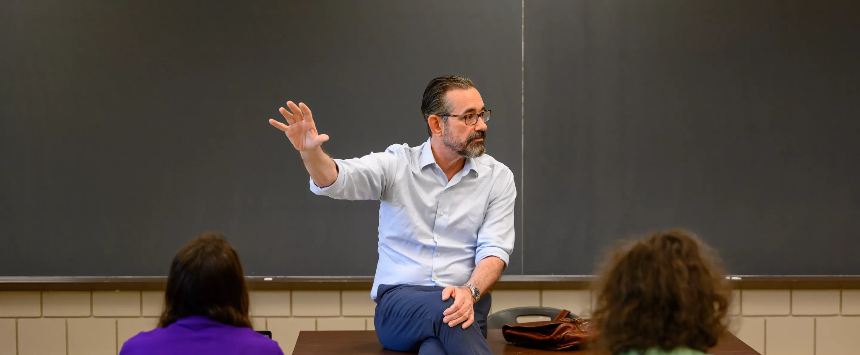 John Gibson teaching Philosophy in Dialogue in Bingham Humanities.